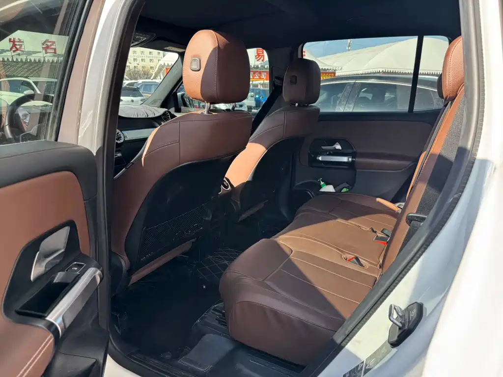 Mercedes-Benz GLB 2023 — фото 4