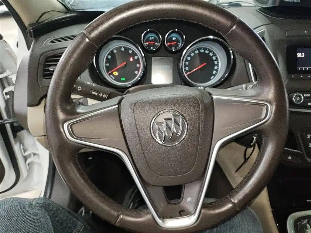 Buick Regal 2015 — фото 8