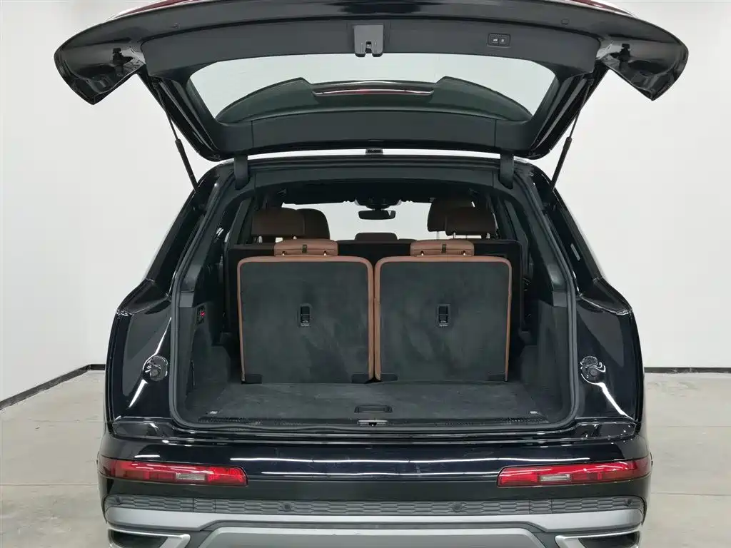 Audi Q7 2021 — фото 16