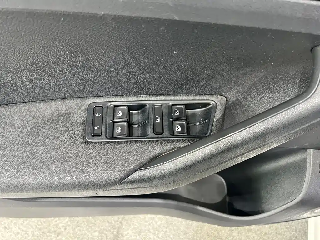 Volkswagen Jetta 2018 — фото 14