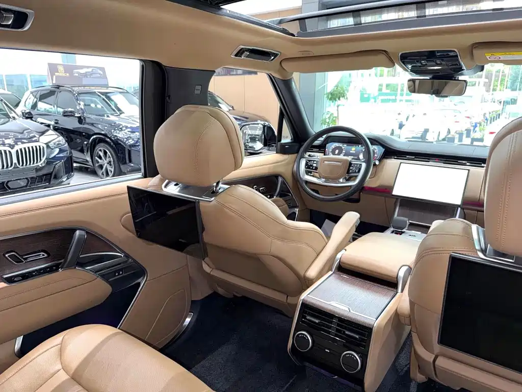 Land Rover Range Rover 2024 — фото 10