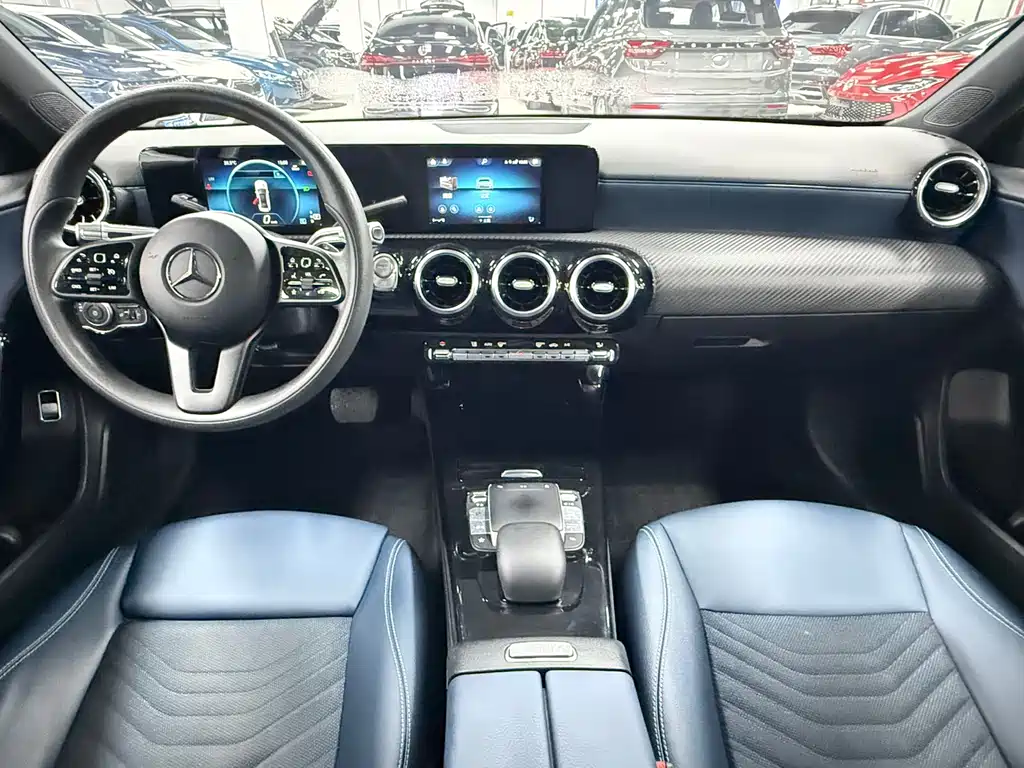 Mercedes-Benz A-Class 2022 — фото 19