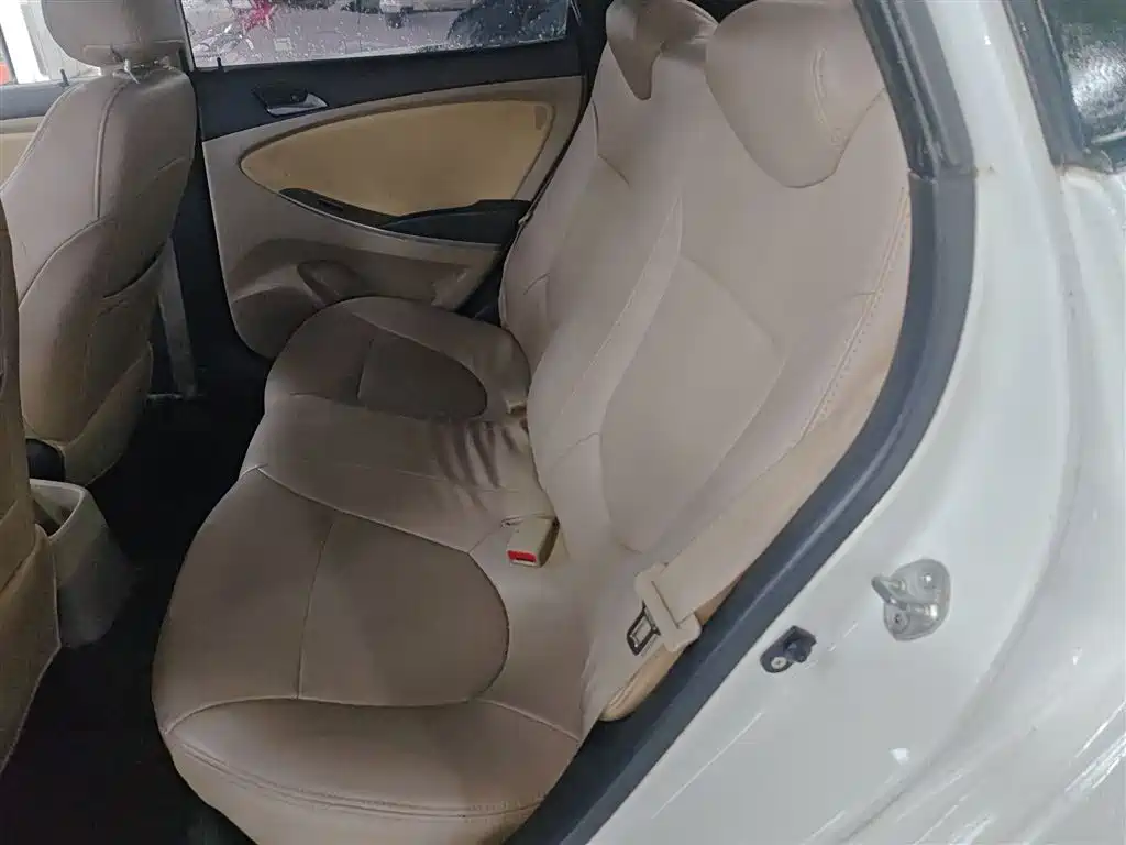 Hyundai Verna 2014 — фото 17