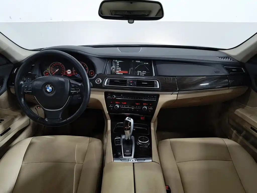 BMW 7 Series 2013 — фото 5