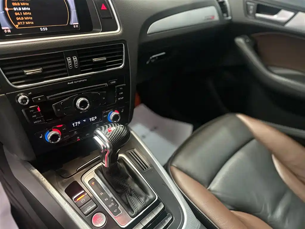 Audi Q5 2018 — фото 11