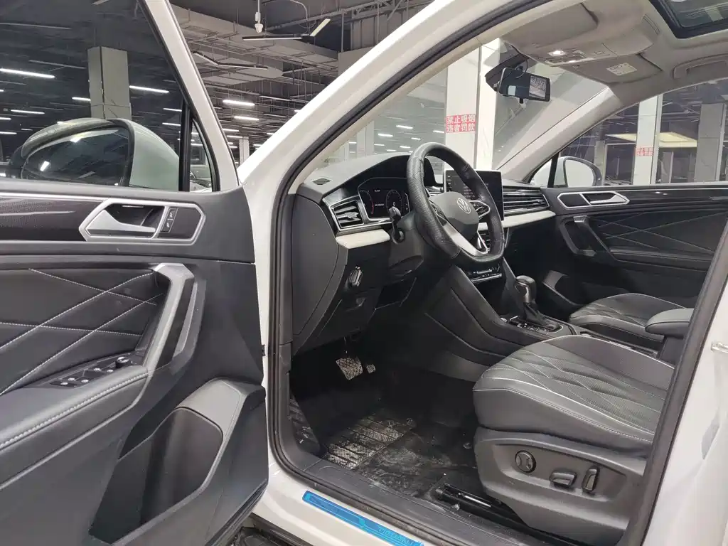 Volkswagen Tiguan L 2022 — фото 10