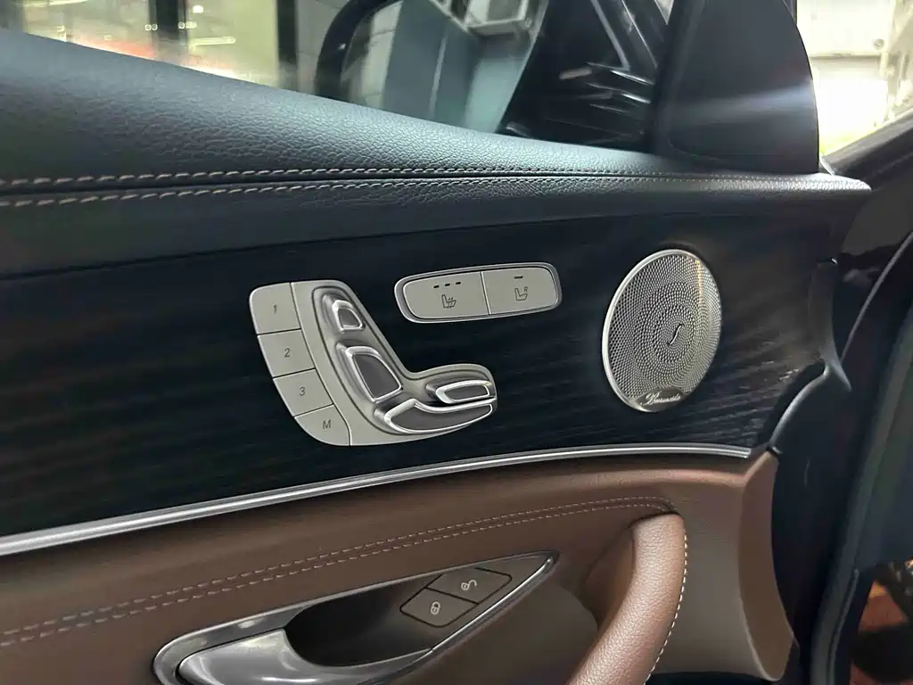 Mercedes-Benz E-Class 2021 — фото 12