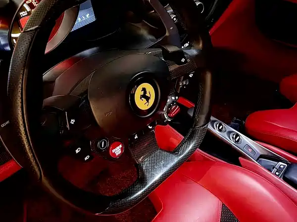 Ferrari F8 2021