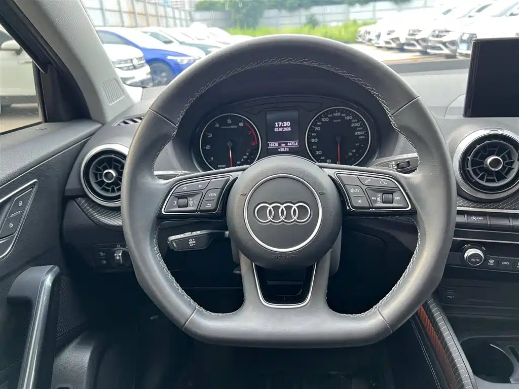 Audi Q2L 2022 — фото 16