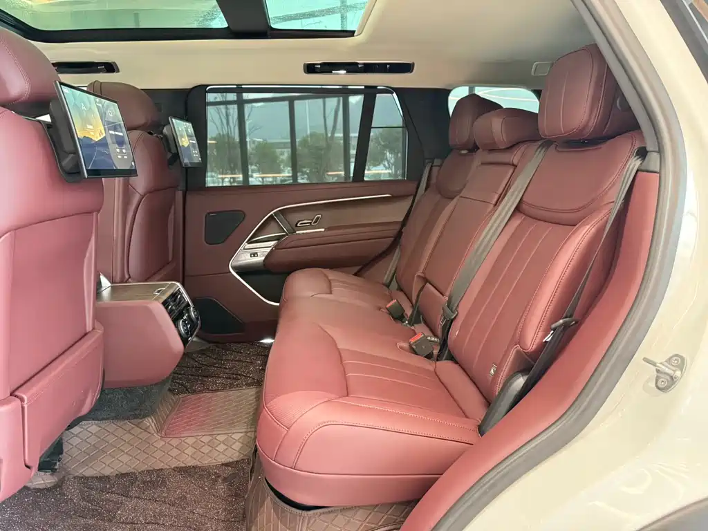 Land Rover Range Rover 2023 — фото 14