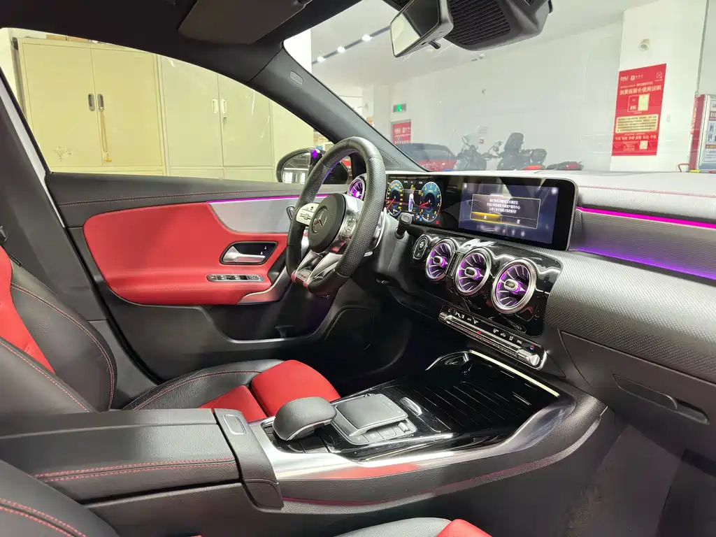Mercedes-Benz A-Class AMG 2021 — фото 17