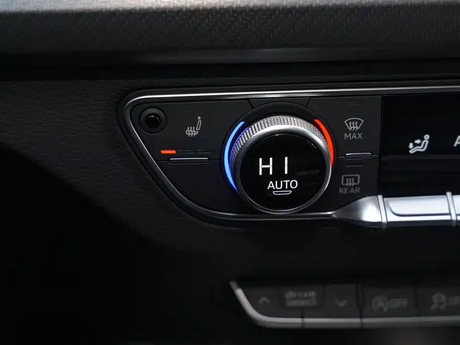 Audi Q5L 2023 — фото 15