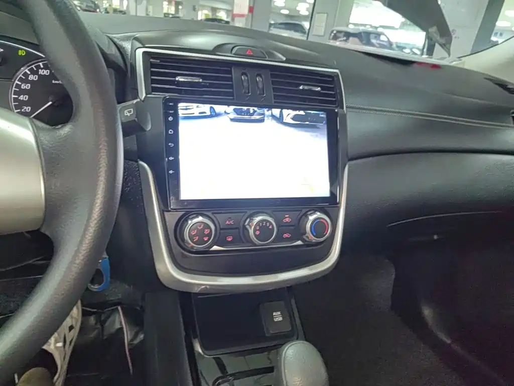Nissan Tiida 2019 — фото 13