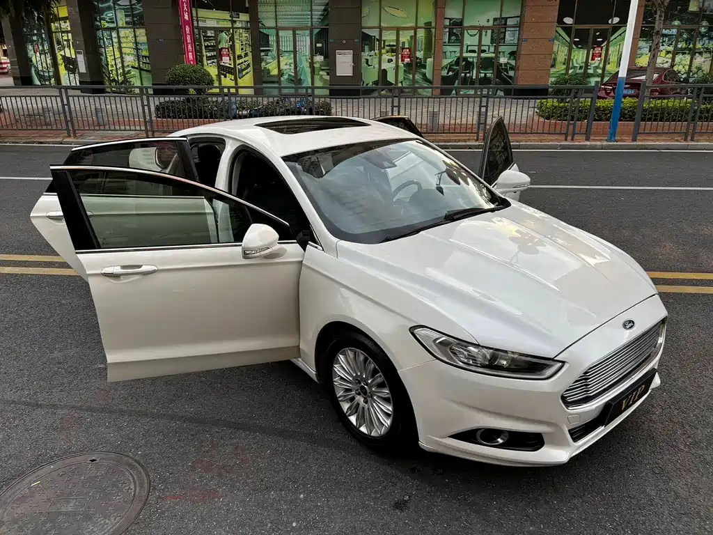 Ford Mondeo 2014 — фото 18