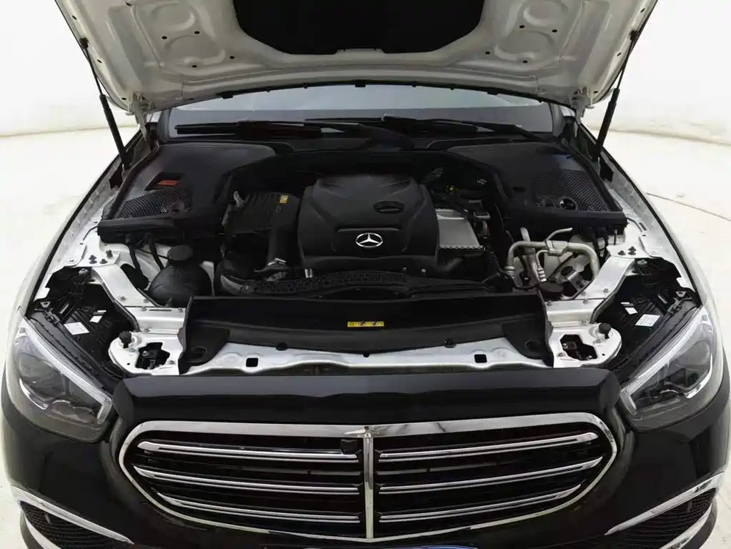 Mercedes-Benz E-Class 2017 — фото 13
