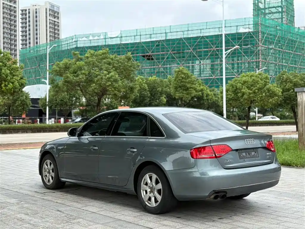 Audi A4L 2012