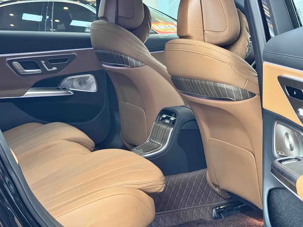 Mercedes-Benz E-Class 2024 — фото 10