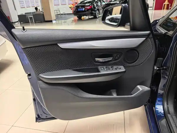 BMW 2 Series Station Wagon 2017
