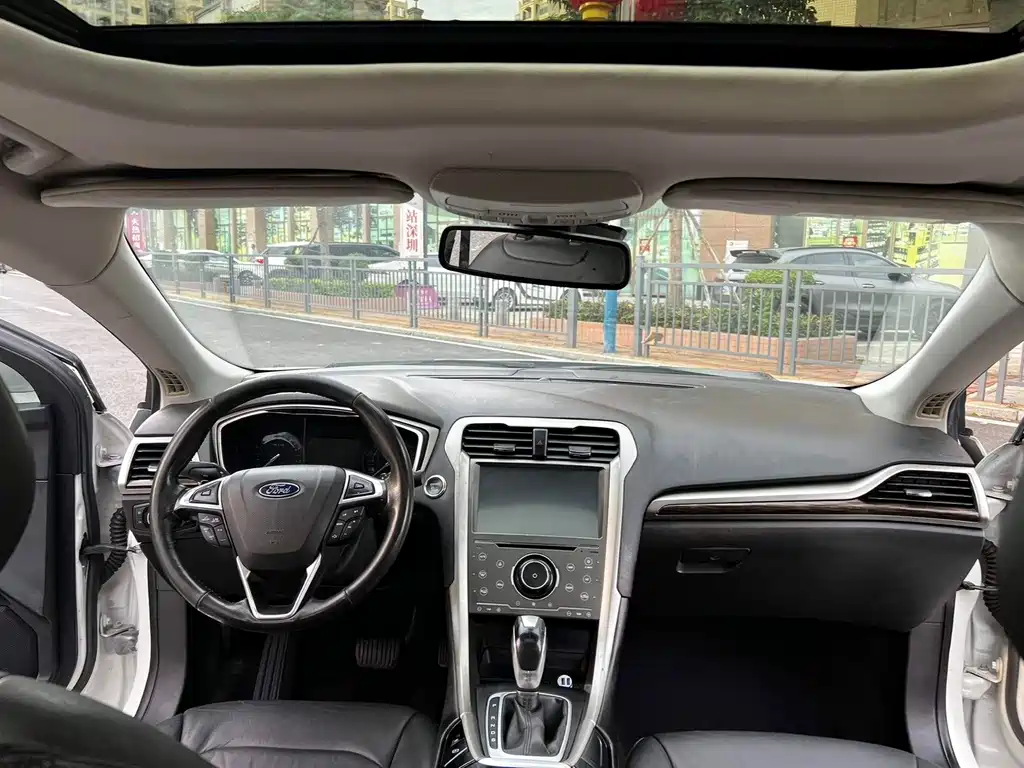 Ford Mondeo 2014 — фото 14