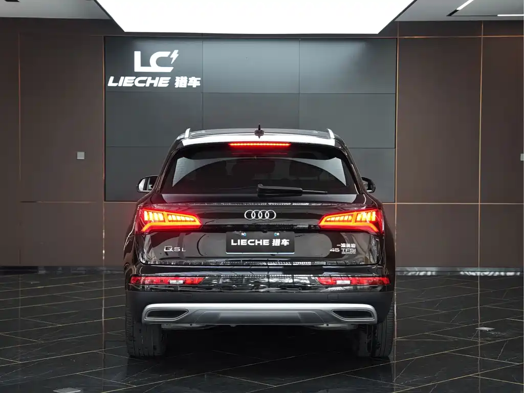 Audi Q5L 2020 — фото 14