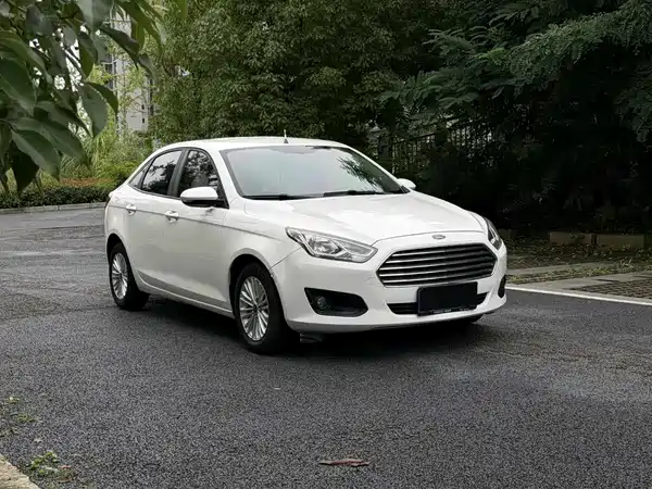 Ford Escort 2015
