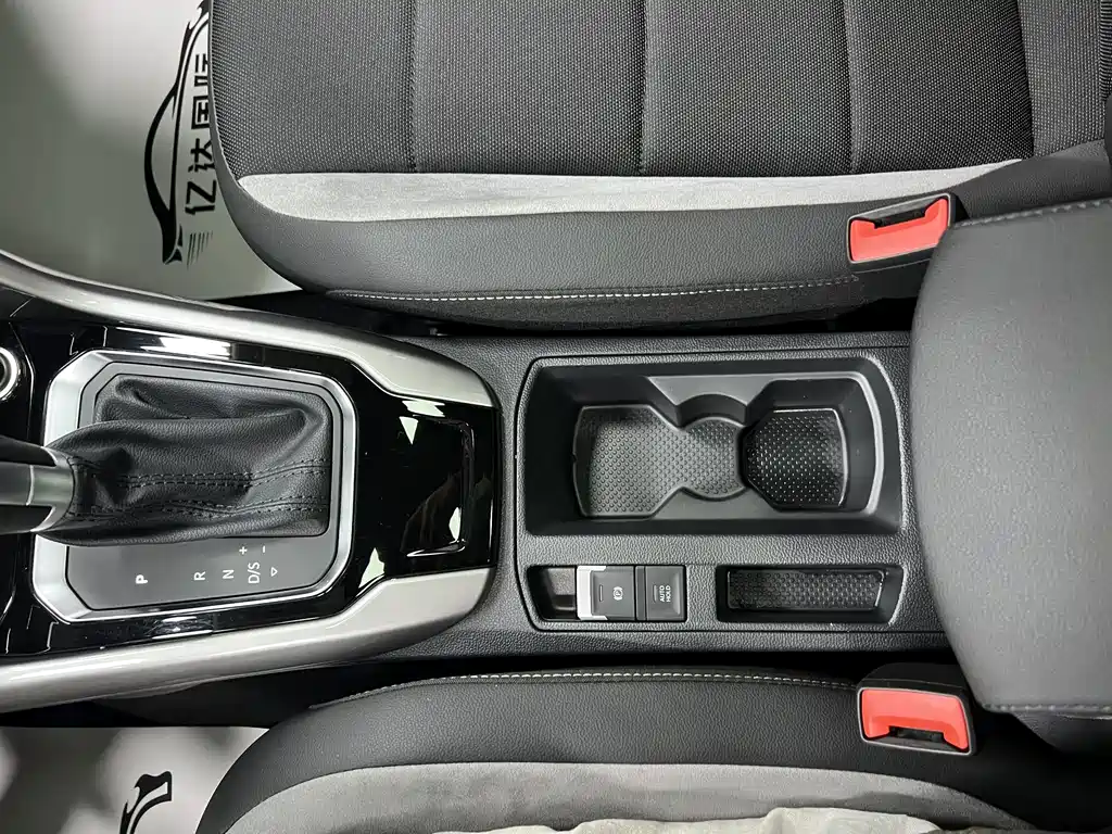 Volkswagen T-Roc 2022 — фото 16