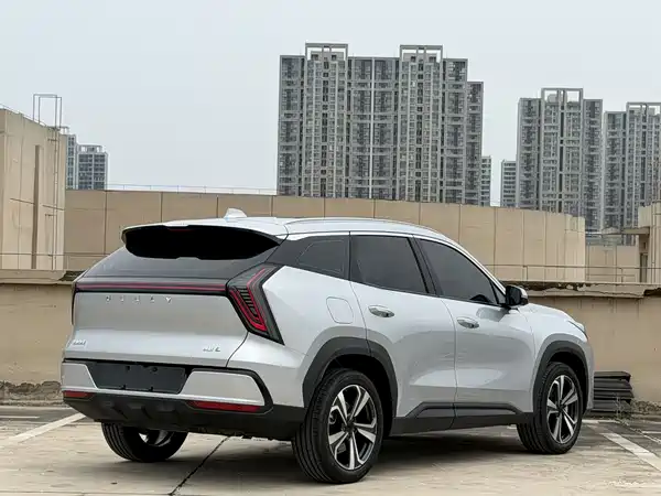 Geely Boyue L 2025