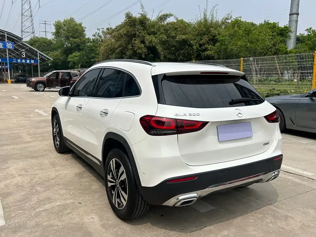 Mercedes-Benz GLA 2021 — фото 16