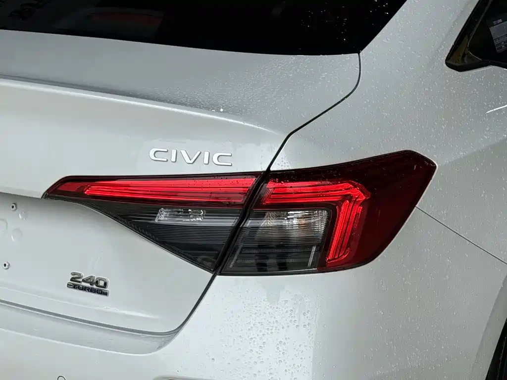 Honda Civic 2024 — фото 9