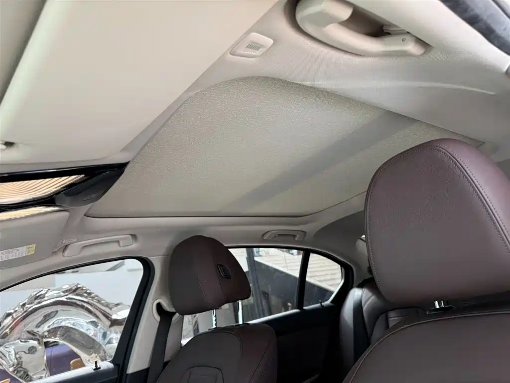 BMW 3 Series 2019 — фото 14