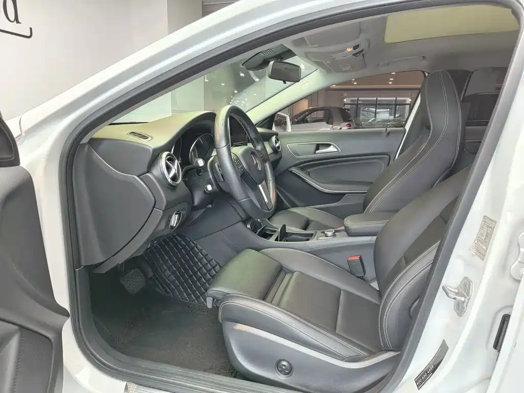 Mercedes-Benz GLA 2016 — фото 13
