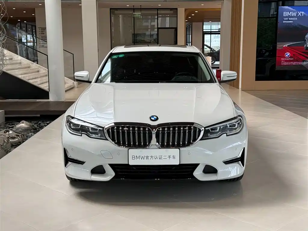 BMW 3 Series 2019 — фото 15