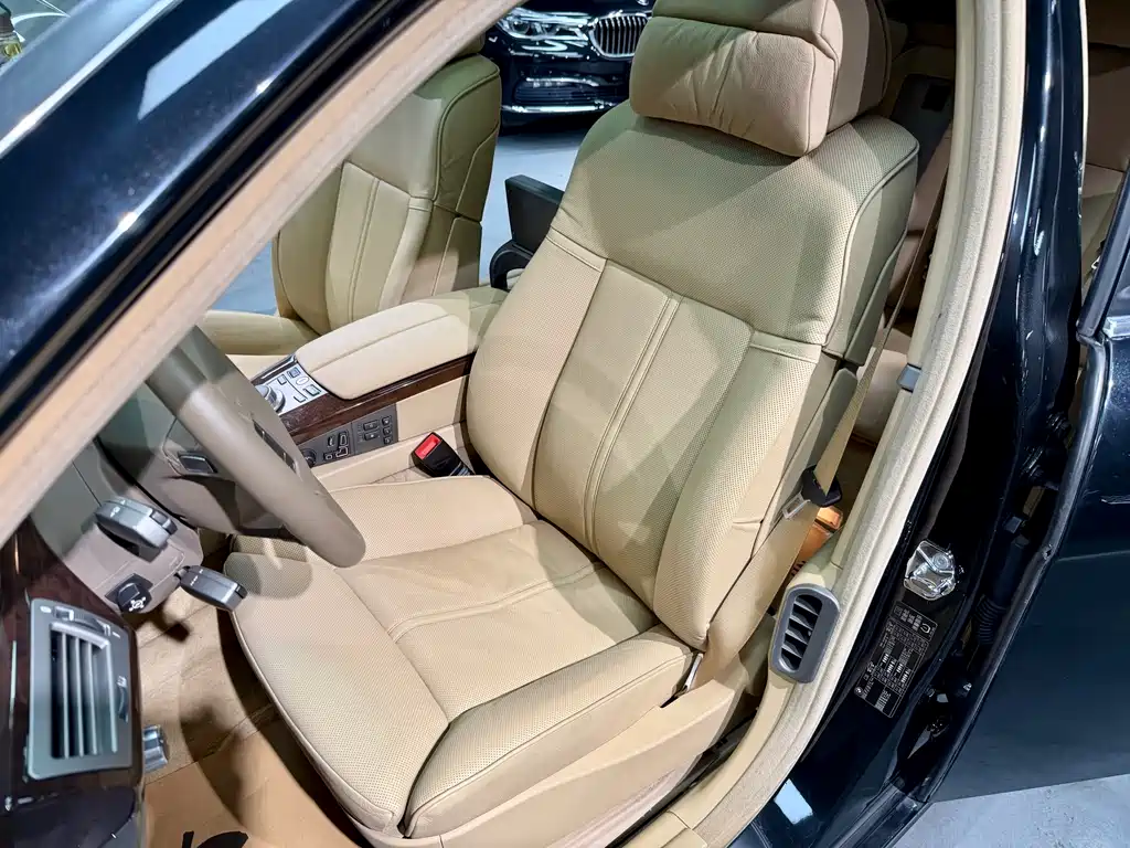 BMW 7 Series 2006 — фото 12