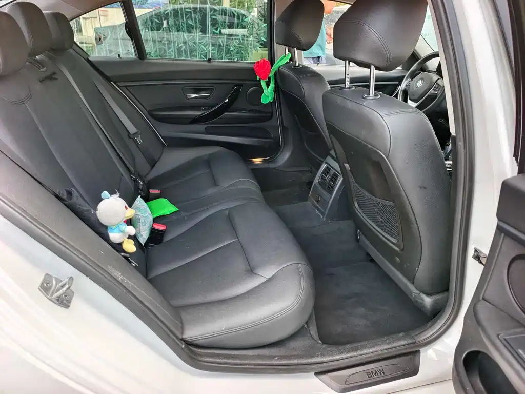 BMW 3 Series 2017 — фото 13