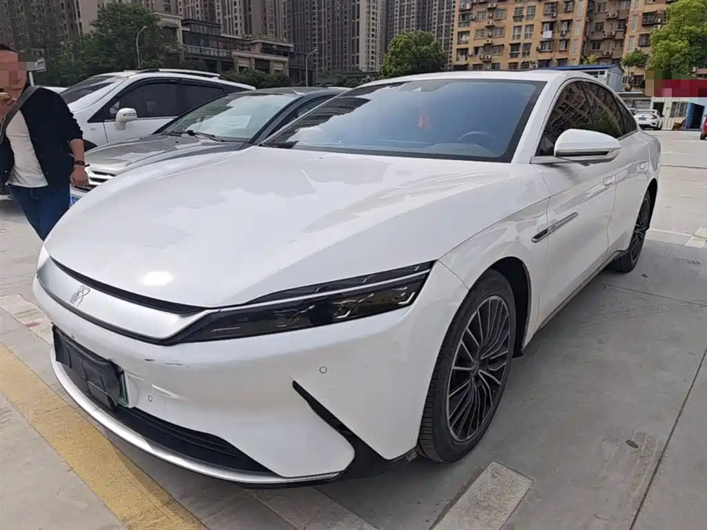 BYD Han 2022 — фото 1