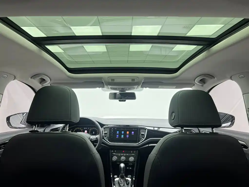 Volkswagen T-Roc 2022 — фото 13