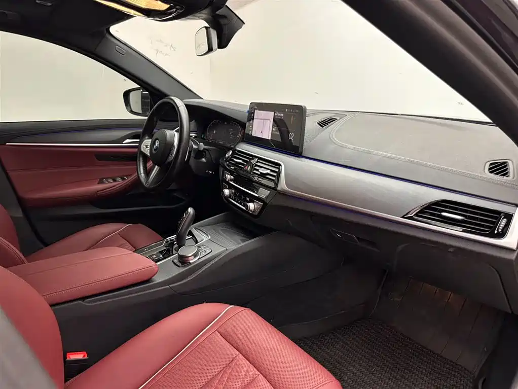 BMW 5 Series 2023 — фото 11