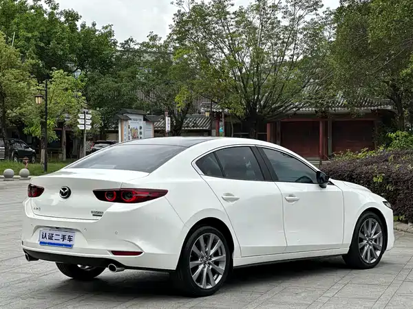 Mazda 3 Axela 2023