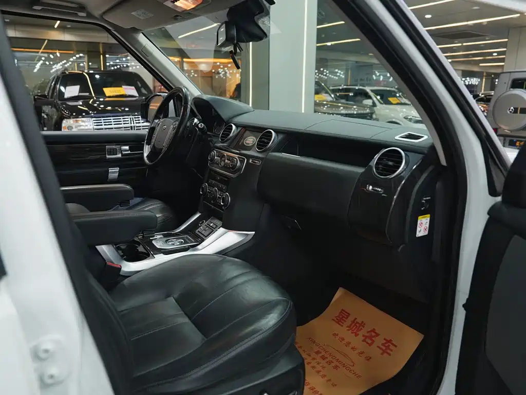 Land Rover Discovery 2016 — фото 10