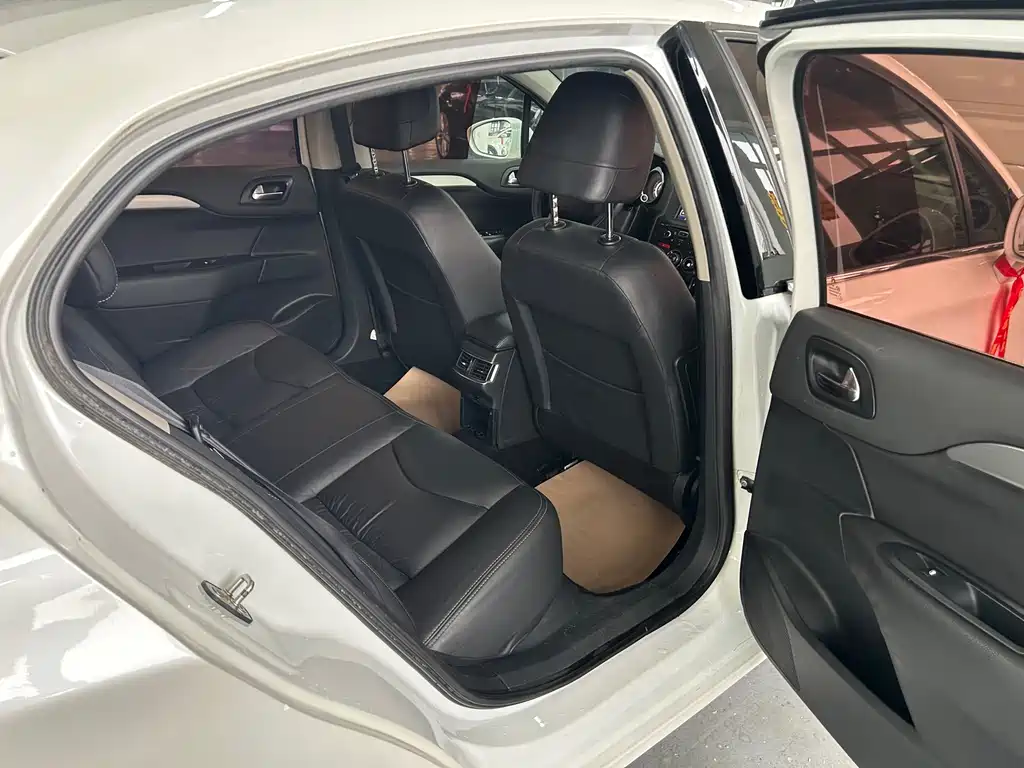 Citroen C4L 2017 — фото 12