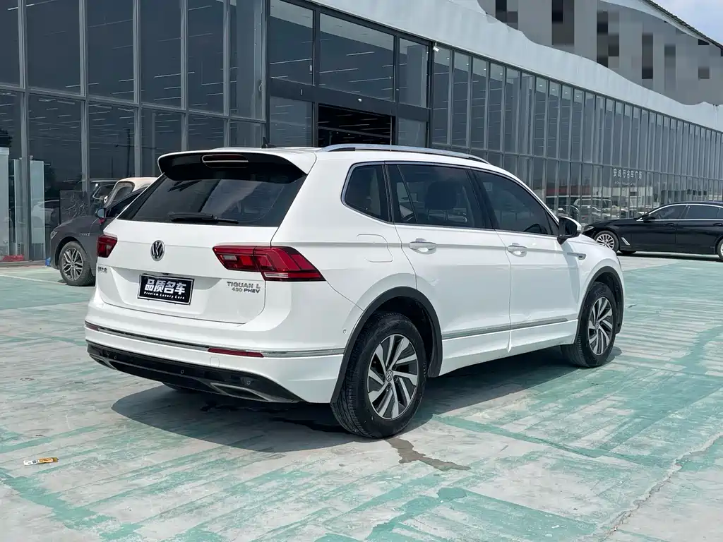 Volkswagen Tiguan L Plug-In Hybrid 2021 — фото 16