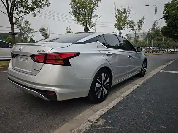 Nissan Teana 2022
