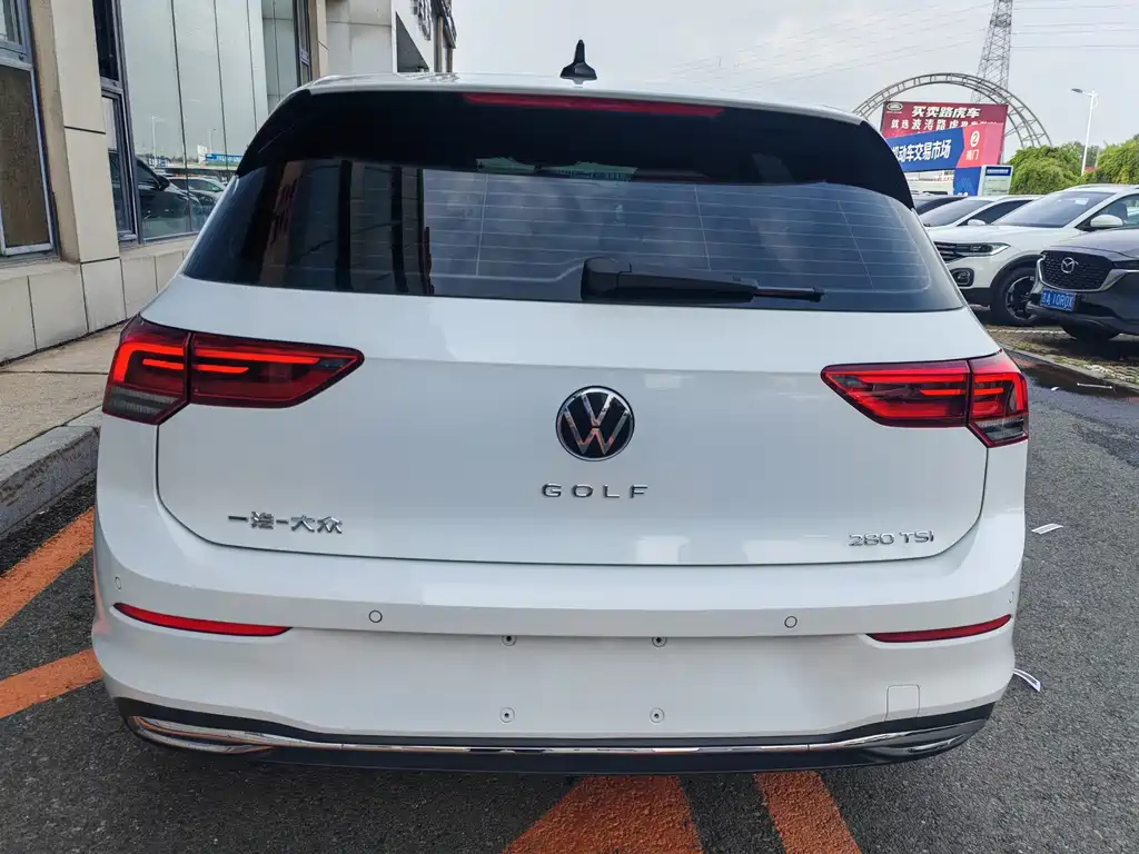 Volkswagen Golf 2023