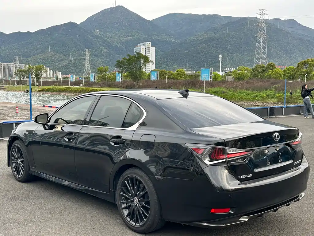 Lexus GS 2018 — фото 9