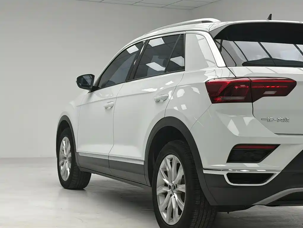 Volkswagen T-Roc 2022 — фото 10