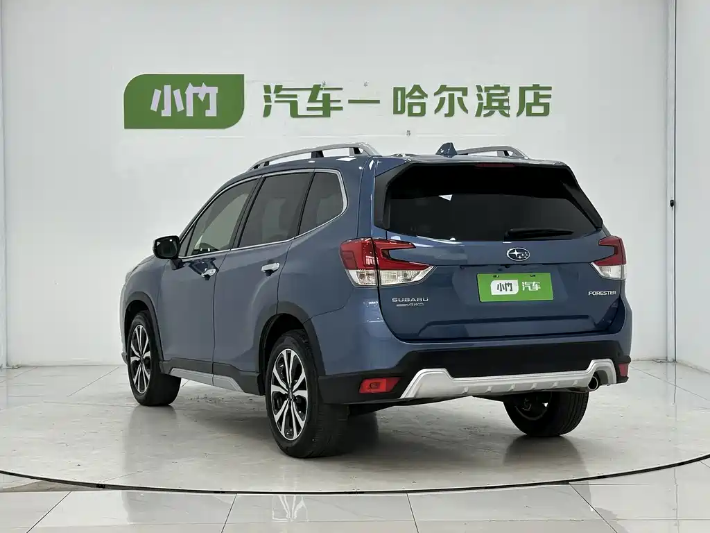 Subaru Forester 2022 — фото 4