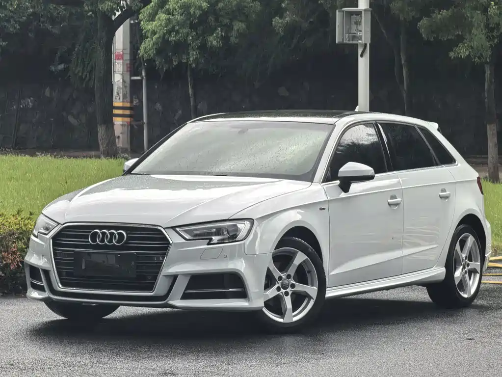 Audi A3 2019 — фото 1