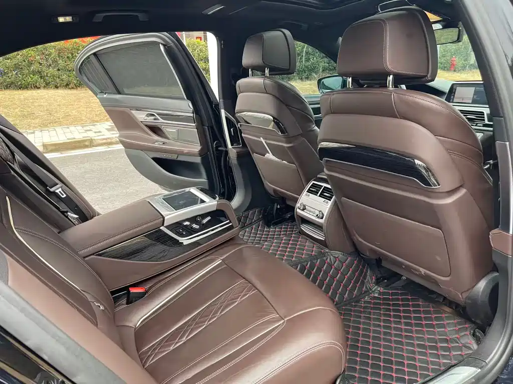BMW 7 Series 2020 — фото 13