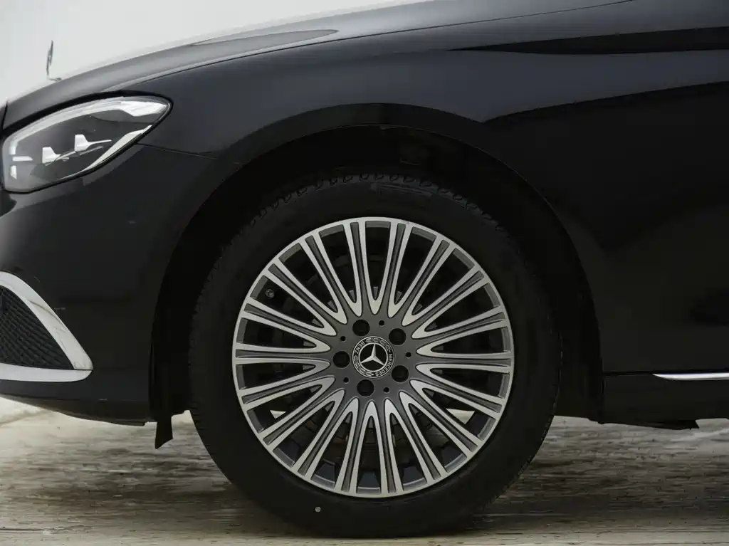 Mercedes-Benz E-Class 2022 — фото 3
