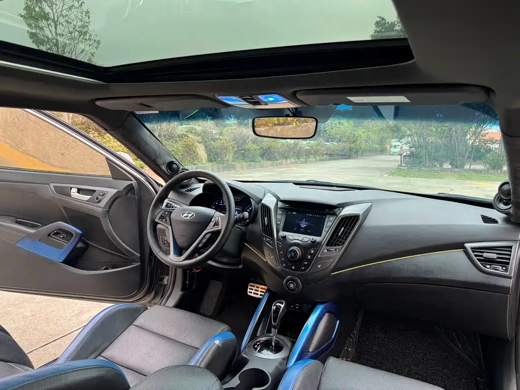 Hyundai Veloster 2017 — фото 11